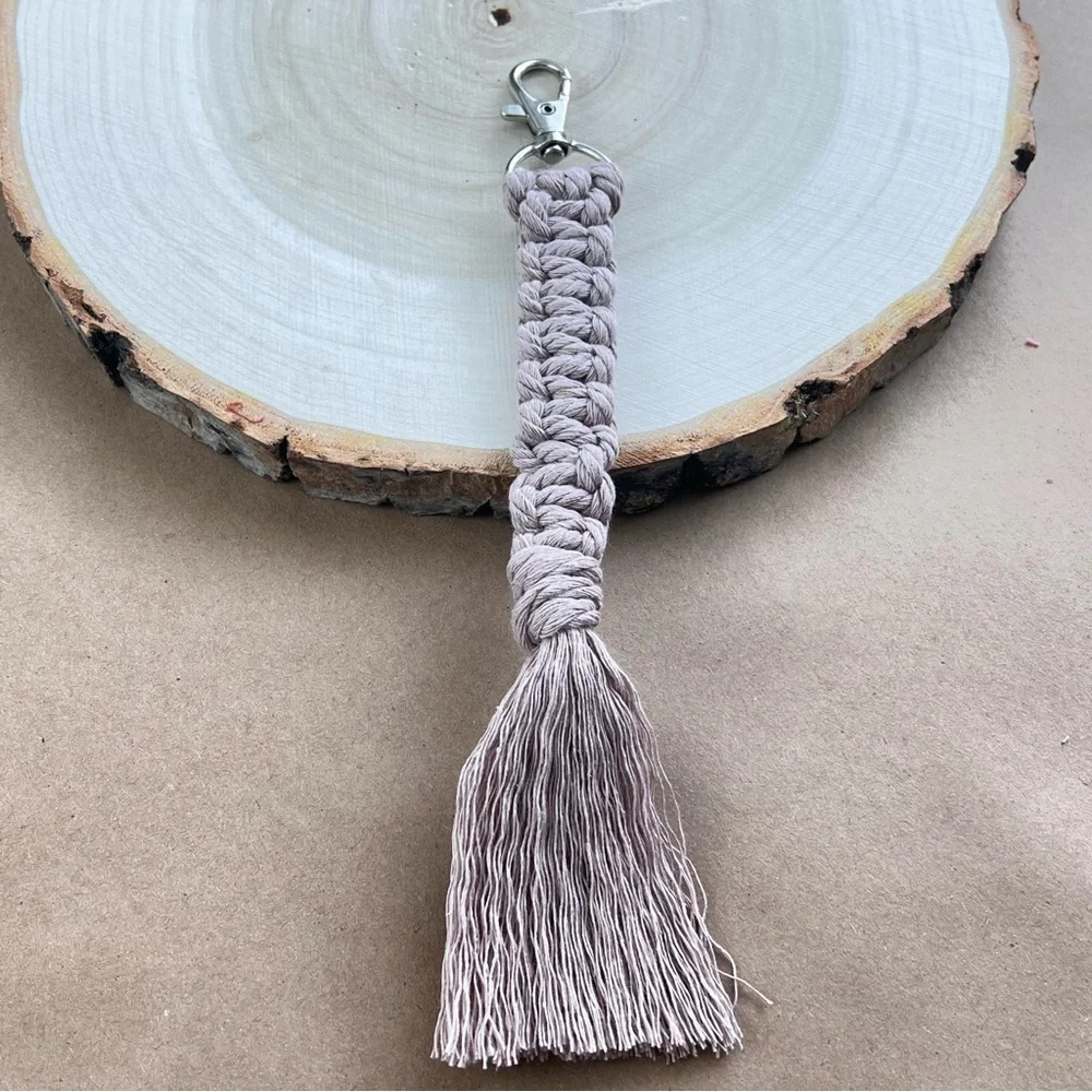Boho Macramé Pink Gray Keychain